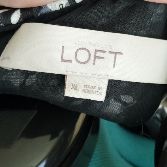 LOFT Floral Ruffle Back Shell Top XL - Picture 7 of 9